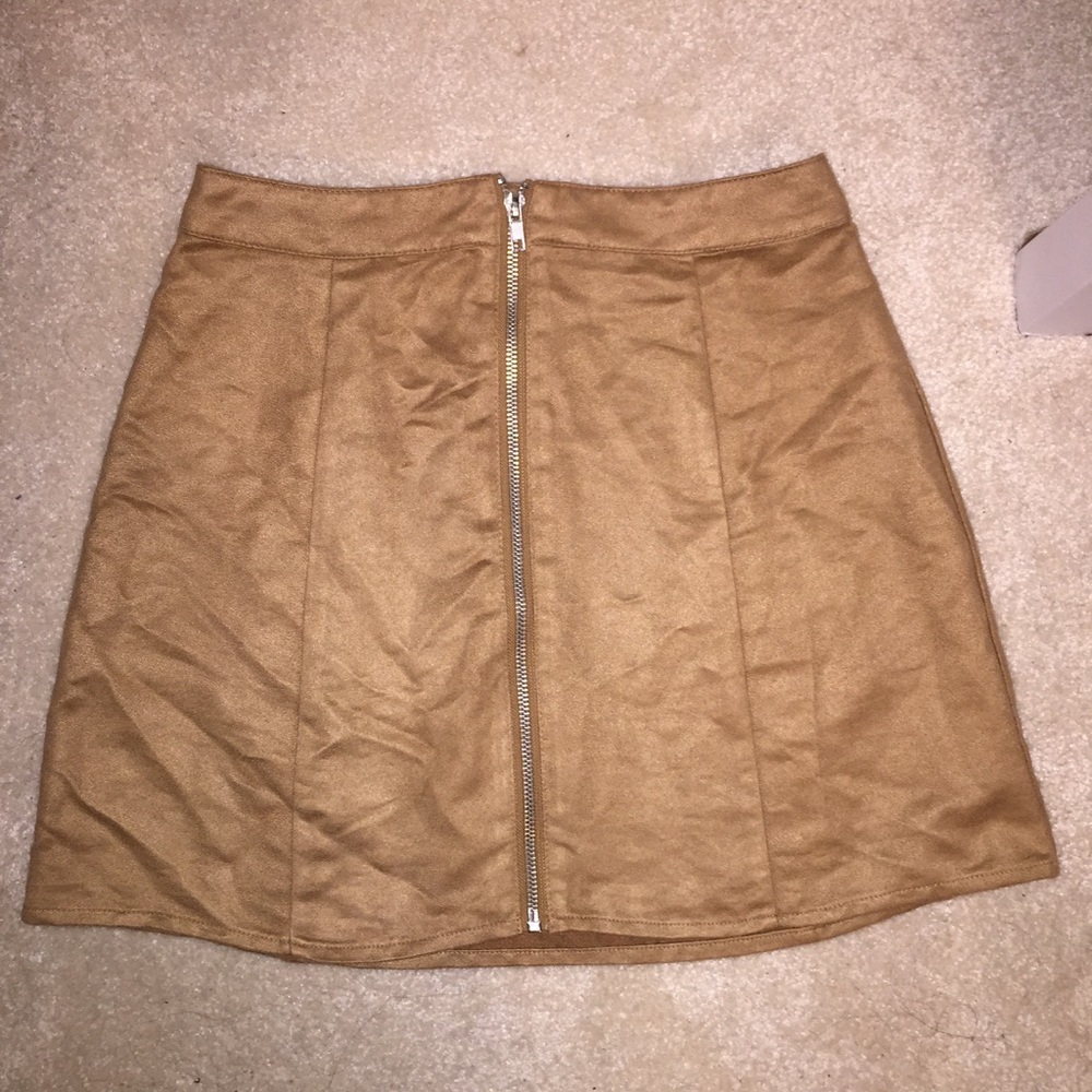 High waisted Skirt with zipper in the front